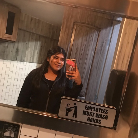 Meet your Posher, Ruth - Picture 1 of 1